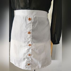 (Juniors) Large Striped Skirt